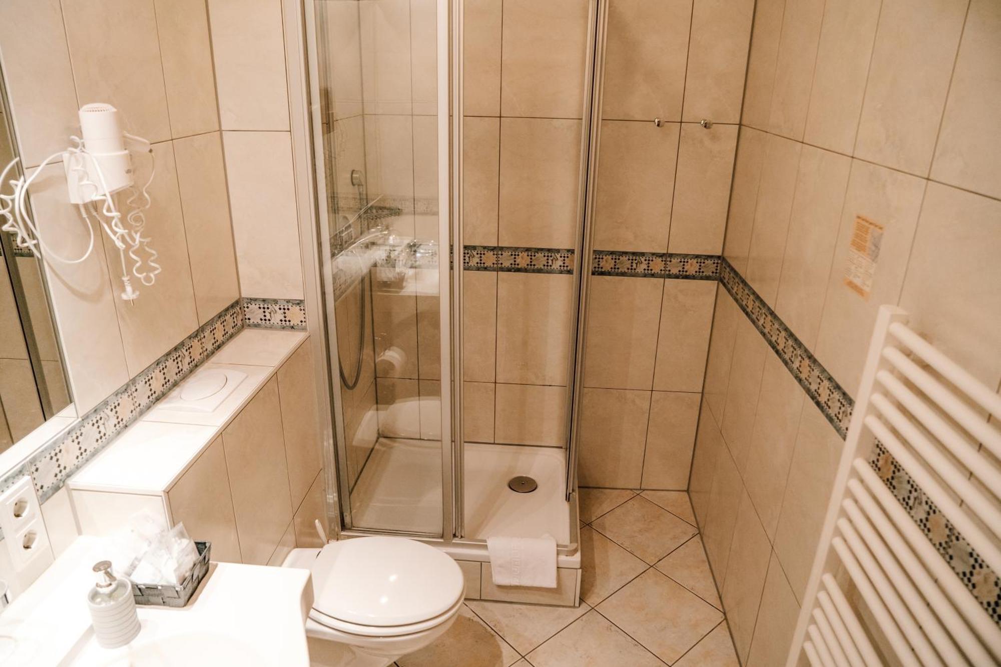 Bischofshof Braustuben Hotel Regensburg Bagian luar foto