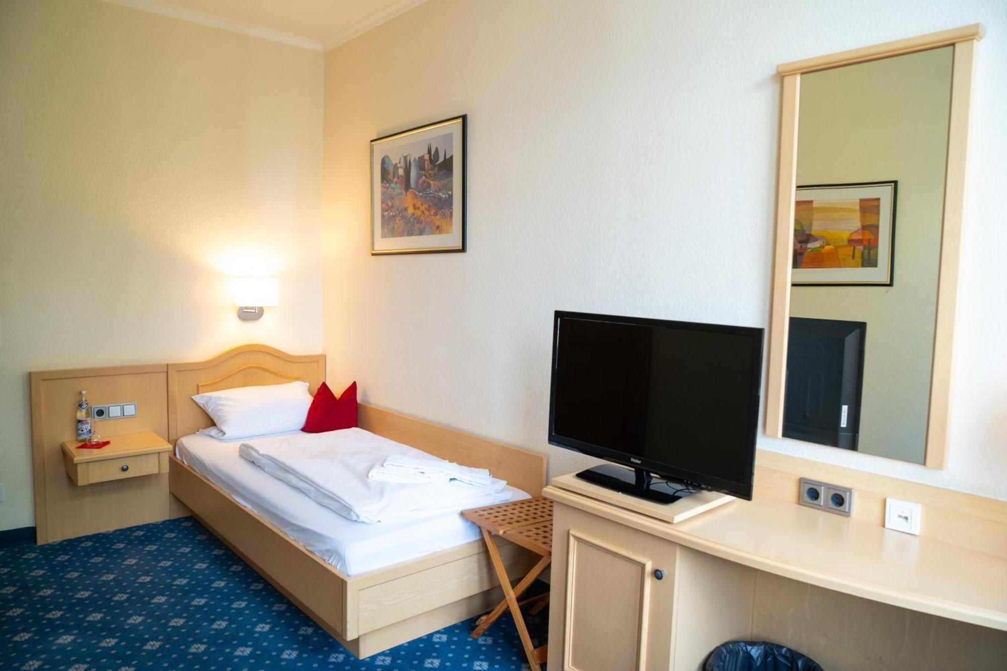 Bischofshof Braustuben Hotel Regensburg Bagian luar foto