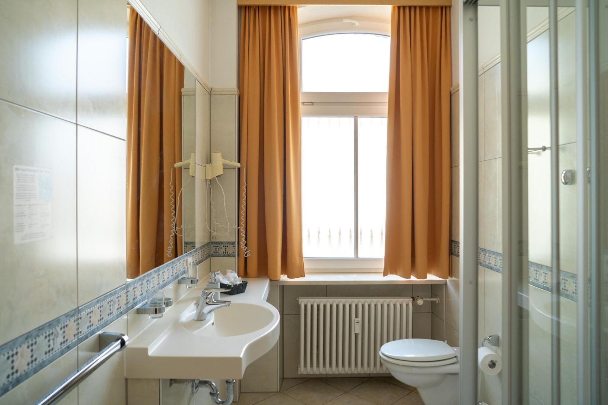 Bischofshof Braustuben Hotel Regensburg Bagian luar foto