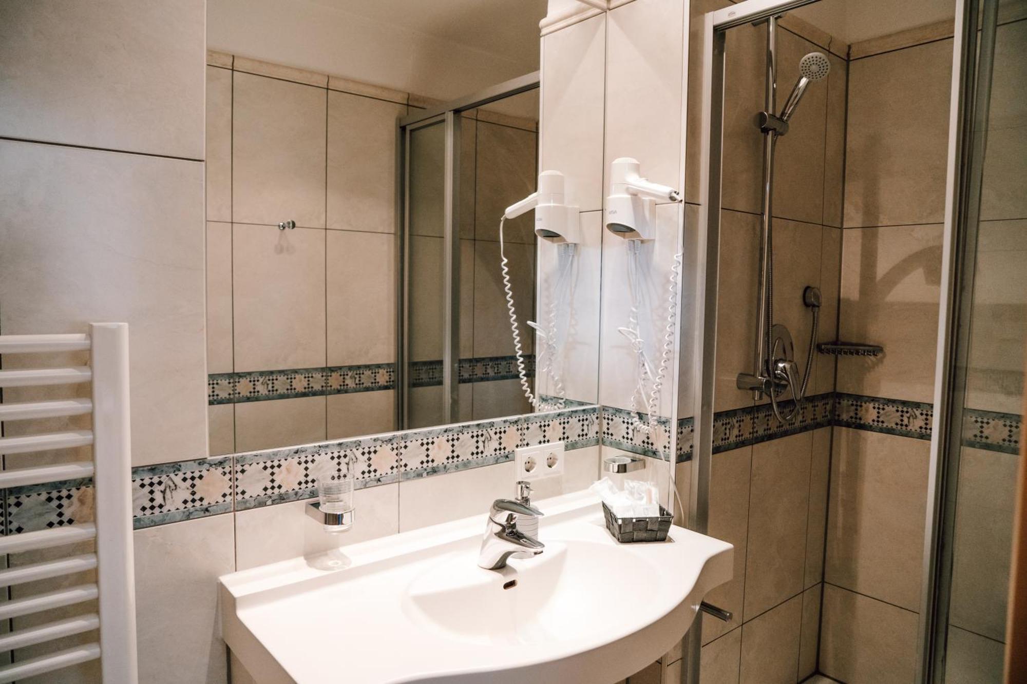 Bischofshof Braustuben Hotel Regensburg Bagian luar foto